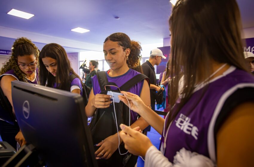 CIEE oferece 50 vagas de Jovem Aprendiz em telesserviços na AeC em João Pessoa