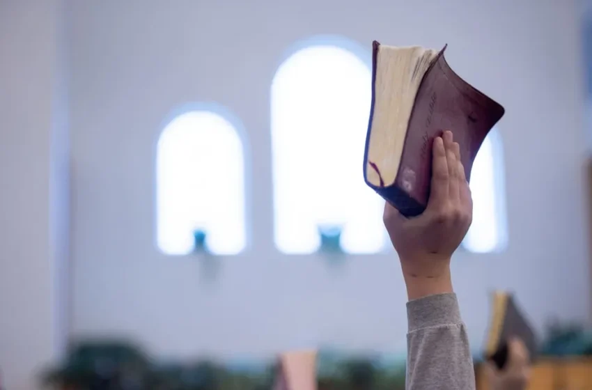 Em 12 anos, número de católicos recua 18% e de evangélicos avança 24% na Paraíba