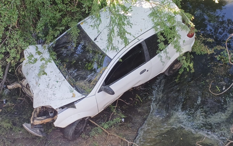 Veículo cai de ponte na BR-230, entre Cajazeiras e Sousa