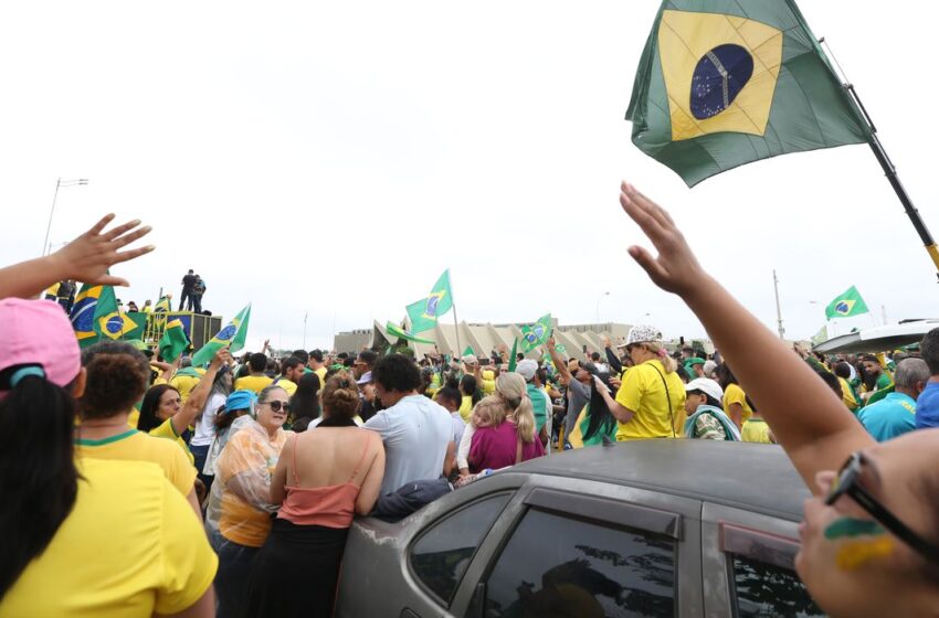 Moraes vota para condenar acusado de liderar acampamento golpista