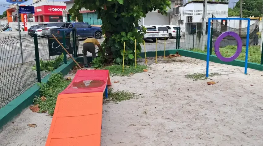 Sesuz atende pedido da população e executa serviços em praças de Mangabeira e Altiplano