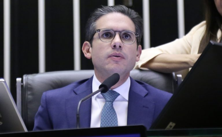  Câmara aprova PEC dos Precatórios em 2º turno e texto retorna ao Senado