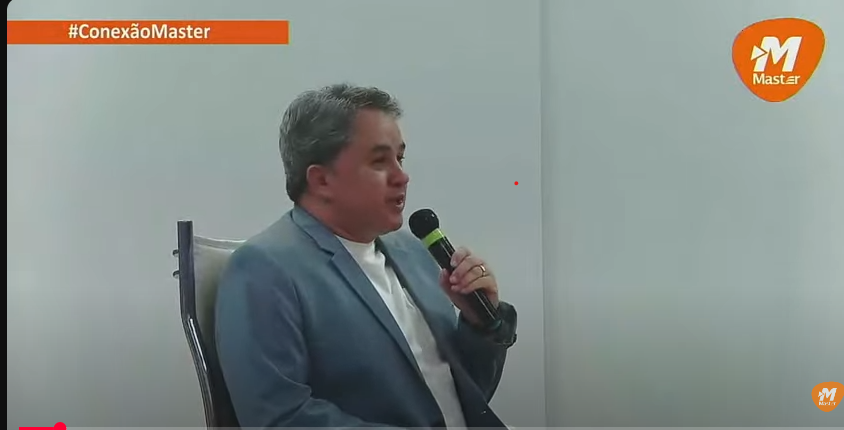 Efraim Filho faz balanço político do 1º semestre de 2025 em entrevista ao Conexão Master