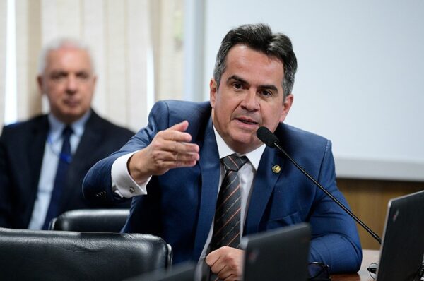  Ciro Nogueira culpa Lula por tarifa imposta por Trump e critica postura ideológica do presidente