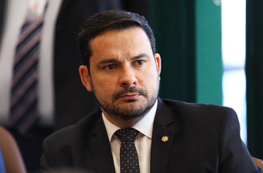 Deputado Alberto Neto critica tributação de LCI e LCA e diz que alta de impostos não resolve problema fiscal