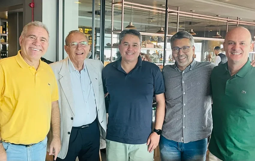  Lideranças de três partidos de oposição se reúnem e destacam importância da união política