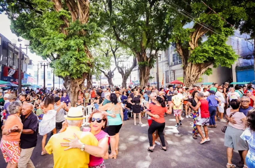 Sambista Salete Marrom é atração do Sabadinho Bom desse fim de semana