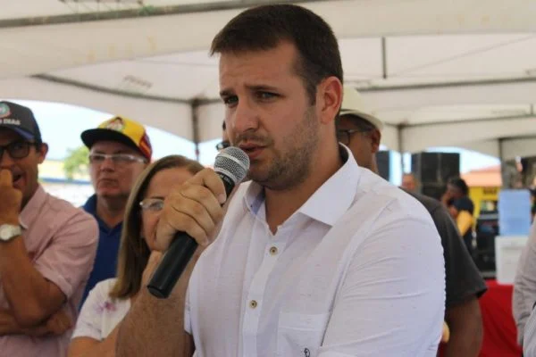 TCE-PB investiga supostas irregularidades na compra de pneus pela gestão do ex-prefeito de São João do Cariri