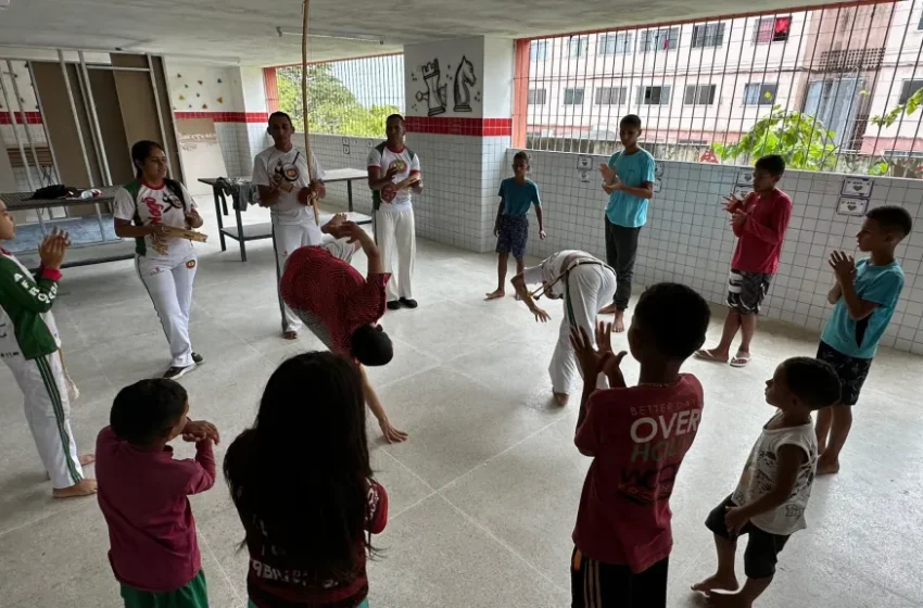  Prefeitura promove colônia de férias e jovens do Vista Alegre participam de oficina de capoeira