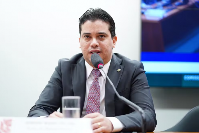 PF faz busca no gabinete do deputado Júnior Mano em investigação sobre desvio de verbas públicas no Ceará