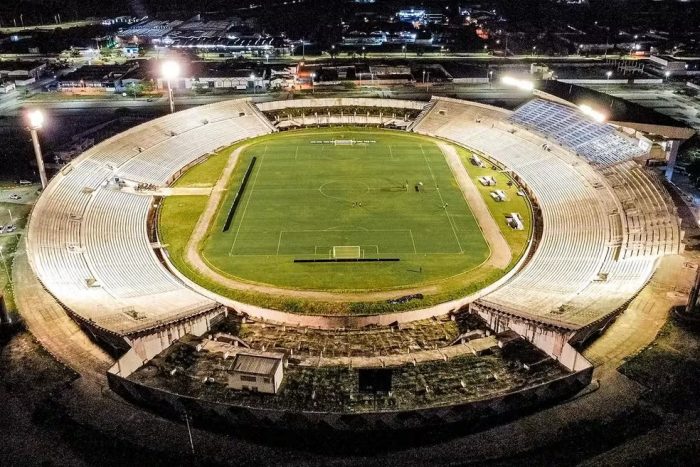 Estádio Amigão ganha nova iluminação em LED nesta segunda