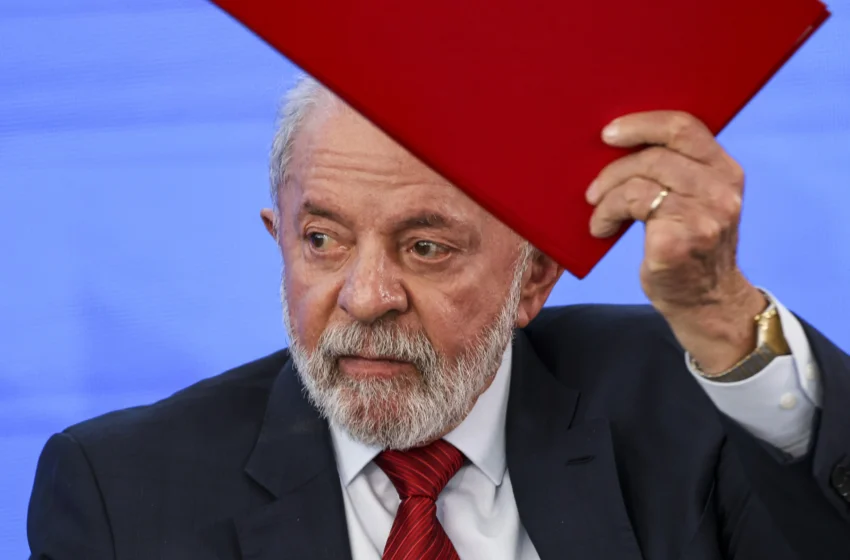 Lula planeja reunião com ministros do STF para reforçar apoio após sanções dos EUA contra Alexandre de Moraes