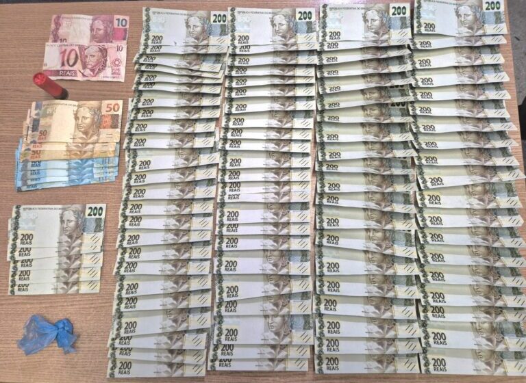  Polícia Militar apreende R$ 19 mil em cédulas falsas com jovem de 19 anos em Campina Grande, veja vídeo