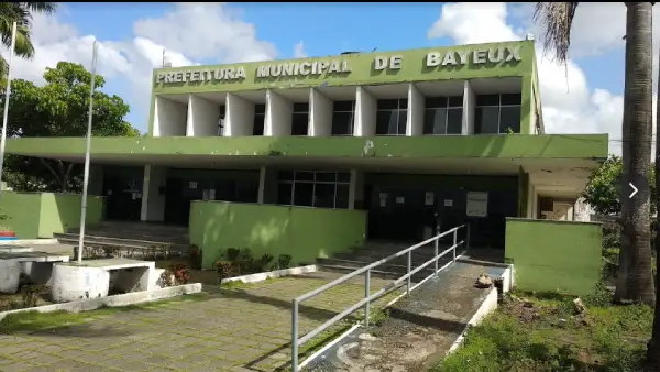 Justiça suspende novas nomeações e mantém decreto que anulou concurso em Bayeux