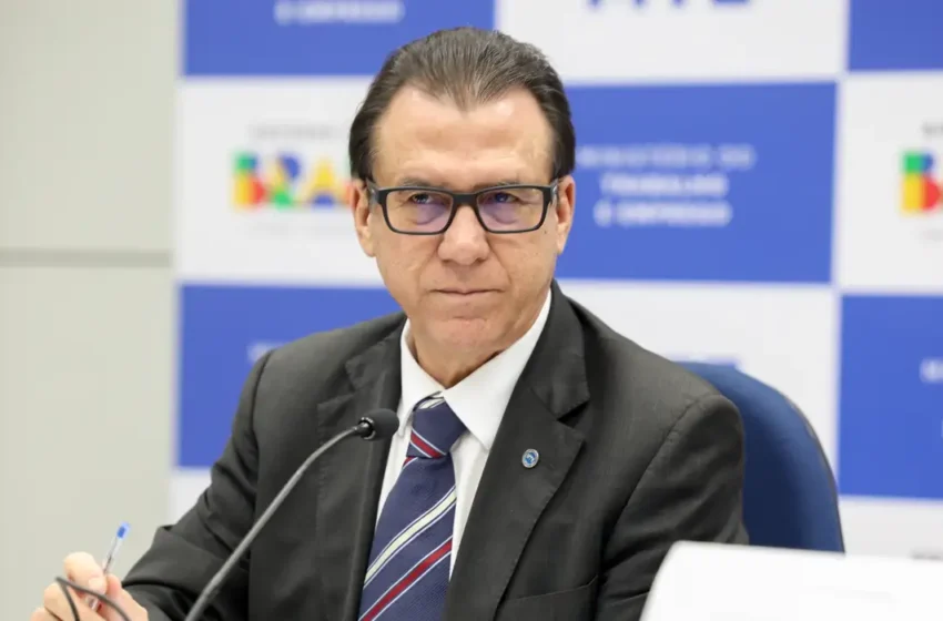 Ministro do Trabalho diz que ainda é cedo para avaliar impacto das tarifas dos EUA no emprego