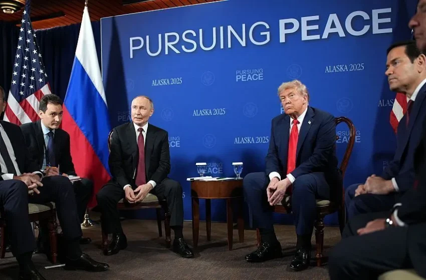  Trump e Putin iniciam reunião bilateral histórica no Alasca