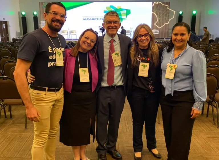 Representantes da Secretaria Municipal de Educação participam de Seminário Nacional pela Alfabetização
