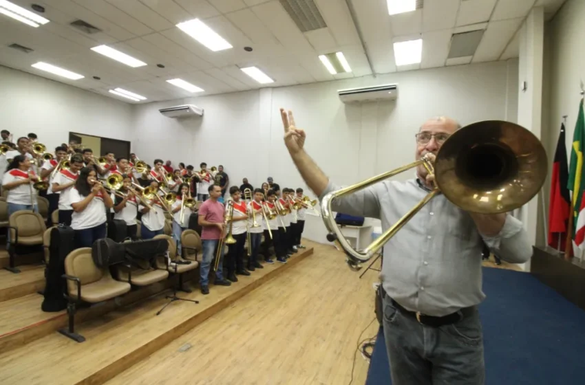  Prefeitura realiza formação com alunos trombonistas da Rede Municipal de Ensino