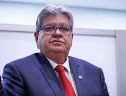 João Azevêdo lidera com folga muito larga a disputa para o senado federal, de acordo com pesquisa do DataRanking. Veja os números