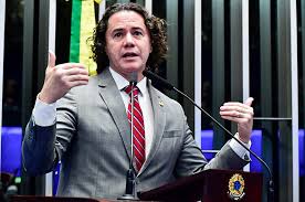  Veneziano convida e espera Cícero voltar para o MDB, seu primeiro partido, e cravar sua candidatura a Governador.  Entenda