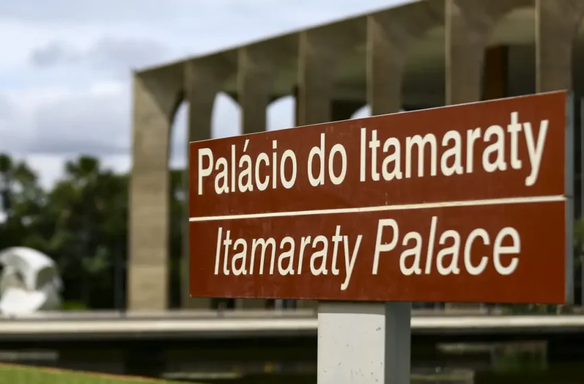 Itamaraty e Gleisi rechaçam ataque de vice-secretário de Trump