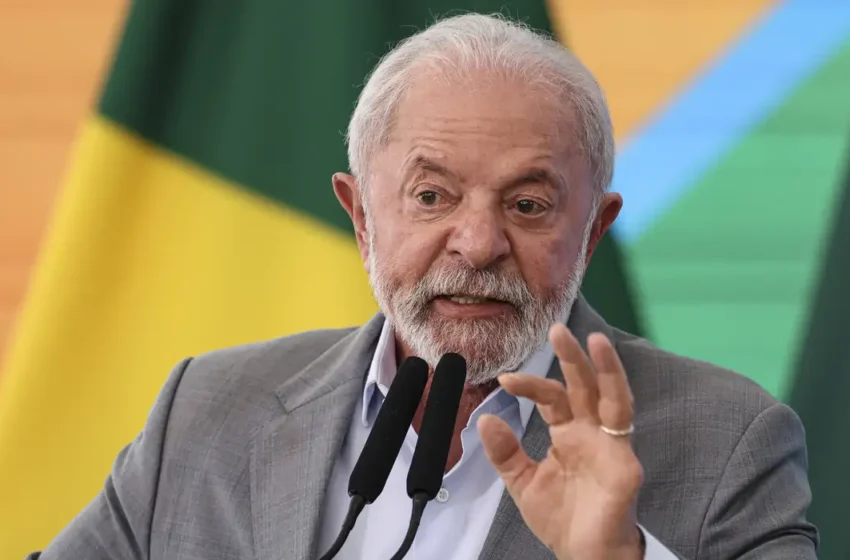  Lula reafirma abertura ao diálogo com os EUA e diz que prioridade é proteger economia brasileira