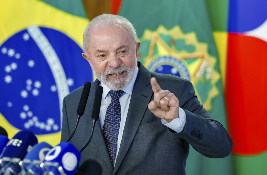 Aprovação do governo Lula permanece estável, aponta Datafolha em meio à crise com os EUA