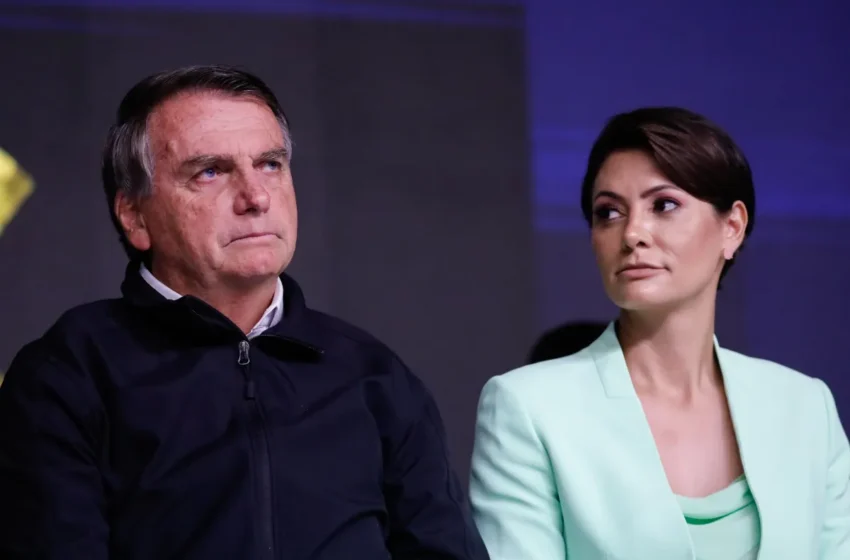 Bolsonaro Prefere Michelle à Tarcísio para 2026, Temendo Perda de Liderança