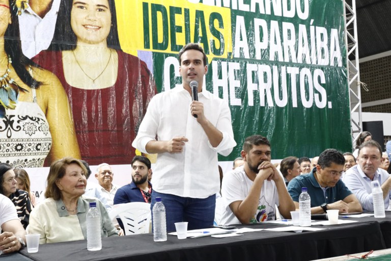  Lucas Ribeiro preside plenária do Orçamento Democrático em Campina Grande