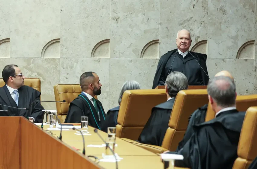  Fachin assume presidência do STF e diz que Corte não deixará passar leis que afrontem a Constituição