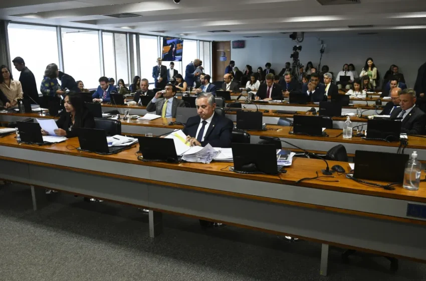  CPMI do INSS aprova convites e convocações de autoridades e empresários investigados por fraudes