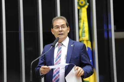  Paulinho da Força busca acordo para salvar proposta que revisa penas dos condenados por atos antidemocráticos