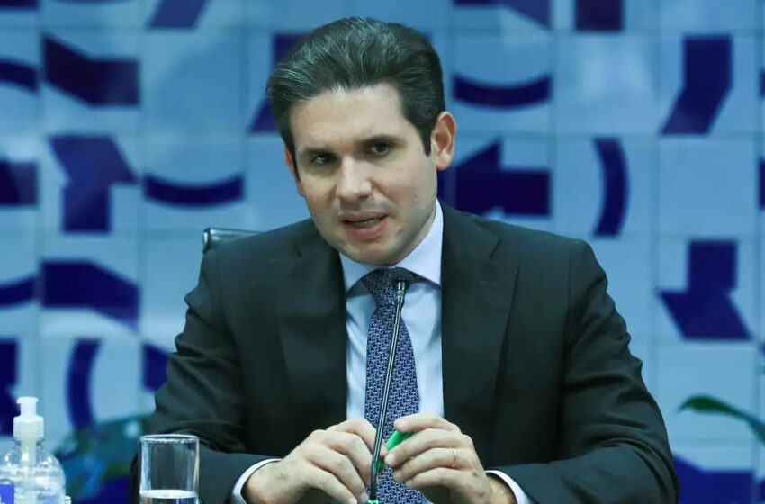  Presidente da Câmara aguarda parecer sobre PL da dosimetria, que pode reduzir penas do 8 de Janeiro
