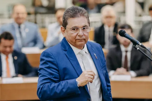  Adriano Galdino Reafirma Pré-Candidatura ao Governo da PB e Aponta Diálogo como Chave para o Futuro