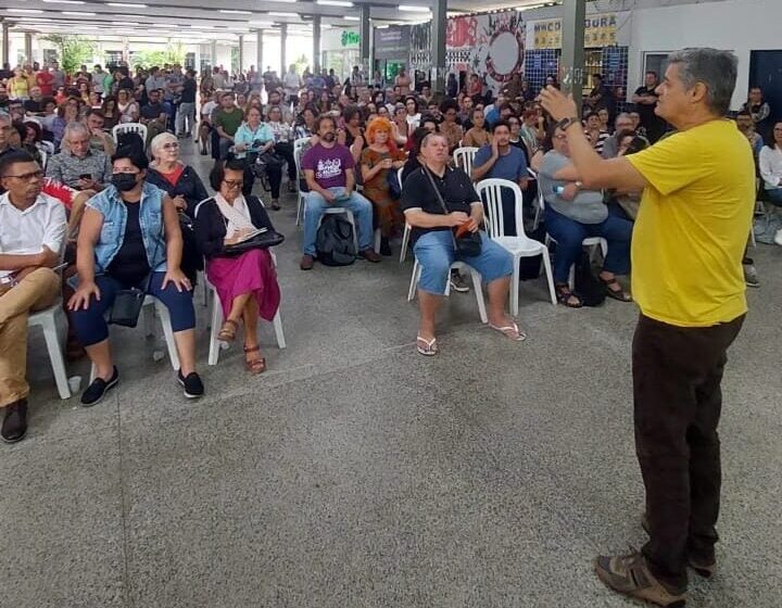  Professores de instituições públicas na Paraíba paralisam atividades em protesto contra reforma administrativa