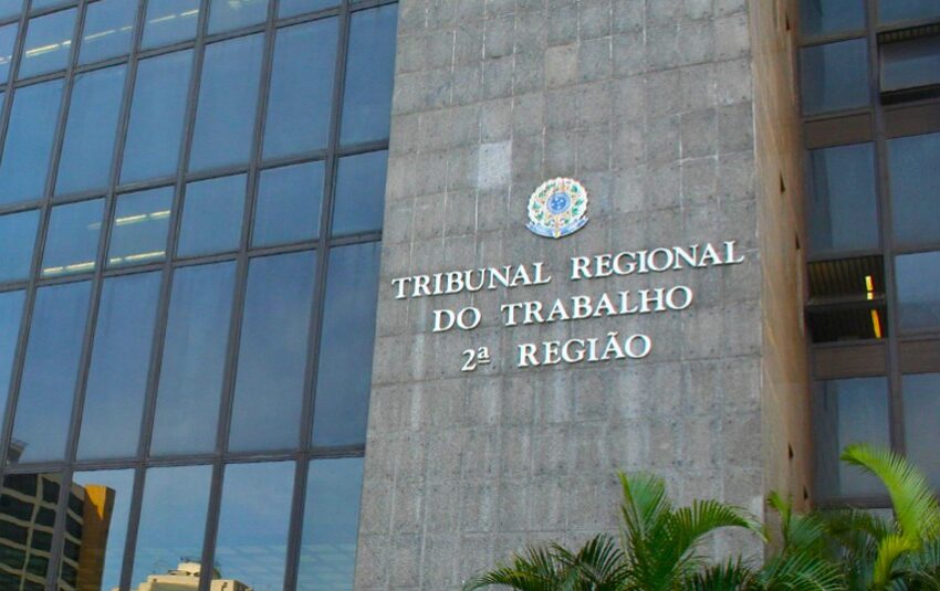 Justiça Rejeita Pedido de Indenização de Analista de Redes Sociais Após Ir a Festival Durante Afastamento Médico