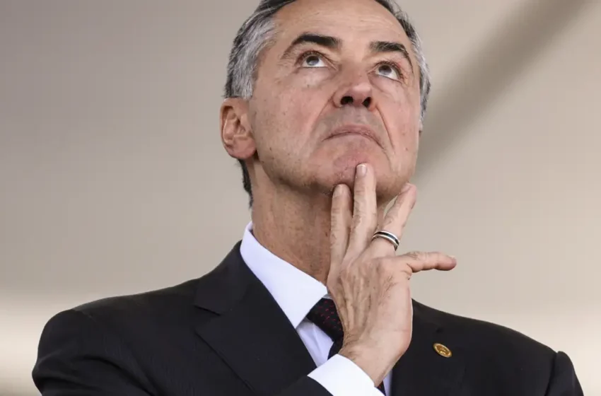 Barroso afirma que julgamento de Bolsonaro e aliados será conduzido com serenidade e sem interferências