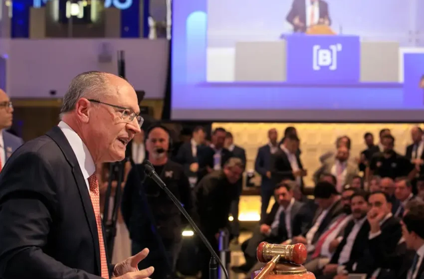 Alckmin critica proposta de anistia e chama indulto de “golpismo de marcha ré”