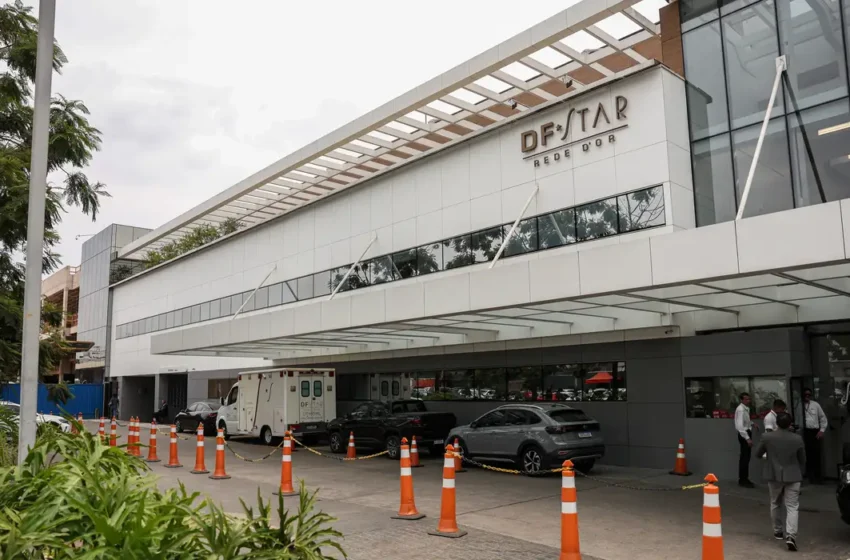 Bolsonaro recebe alta após internação em hospital de Brasília; laudo aponta carcinoma de pele em estágio inicial
