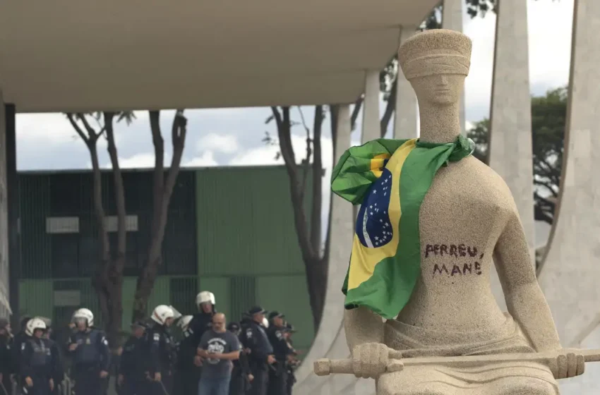  STF determina execução da pena de 14 anos de Débora Rodrigues dos Santos