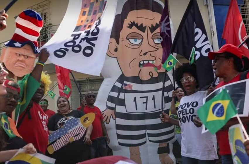 Confronto entre apoiadores e opositores de Bolsonaro marca o primeiro dia do julgamento no STF