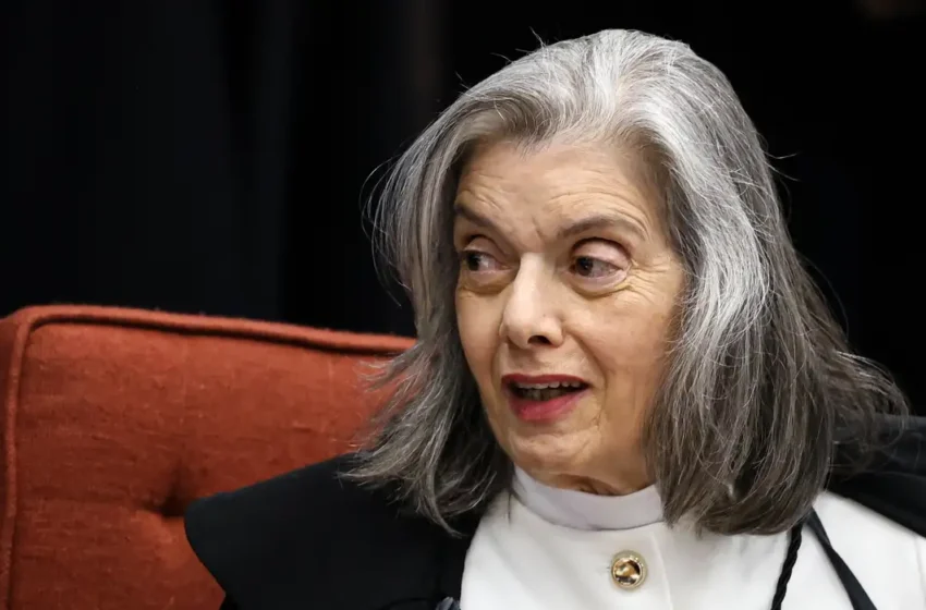 Cármen Lúcia afirma que STF manterá defesa da democracia durante gestão de Fachin