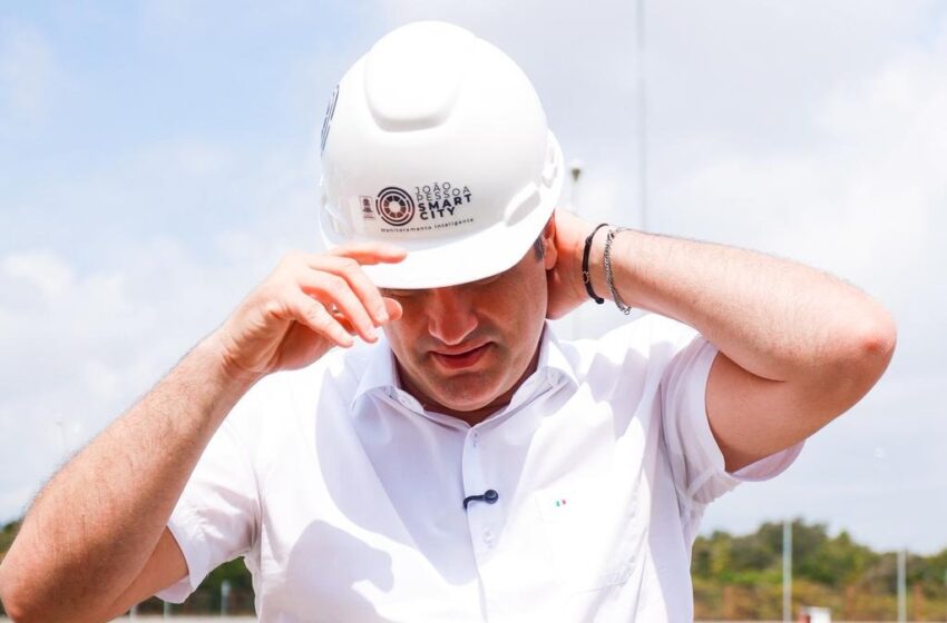  Leo Bezerra dá largada à iluminação inteligente no Centro de Convenções e projeta João Pessoa como cidade modelo