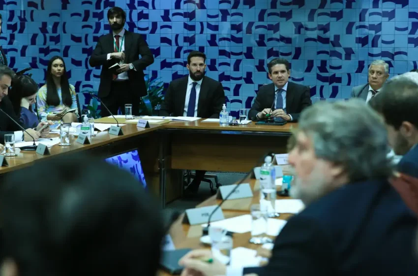  Relatório que isenta quem ganha até R$ 5 mil do IR será apresentado nesta terça, diz presidente da Câmara