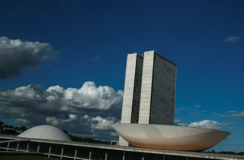 CCJ do Senado aprova relatório sobre regulamentação da reforma tributária