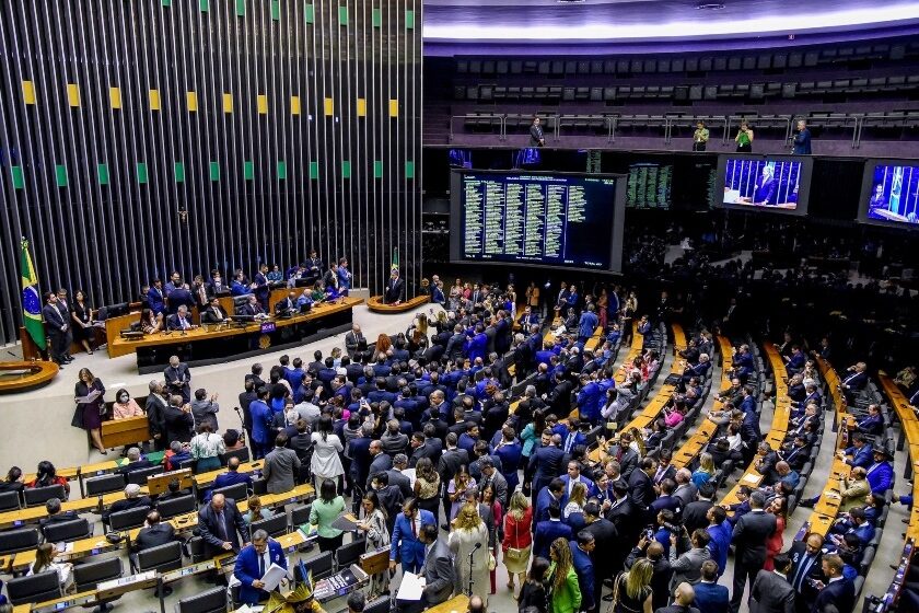 Câmara aprova PEC que garante aposentadoria especial a Agentes de Saúde e de Endemias; proposta segue para o Senado