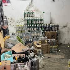  Polícia identifica distribuidora suspeita de fornecer bebida com metanol que matou homem na Paraíba