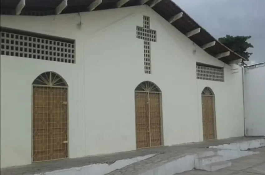  Fiação elétrica é furtada e paralisa atividades da Igreja Cristo Rei, em Mangabeira