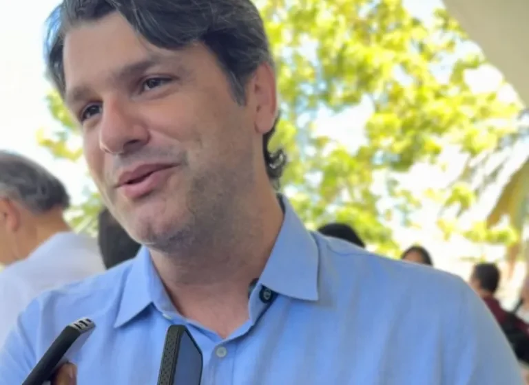  Leo Bezerra evita alinhamento político e diz não “fechar portas” para apoio em 2026