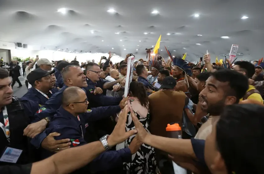  Manifestantes tentam invadir área restrita da COP30 e entram em confronto com segurança